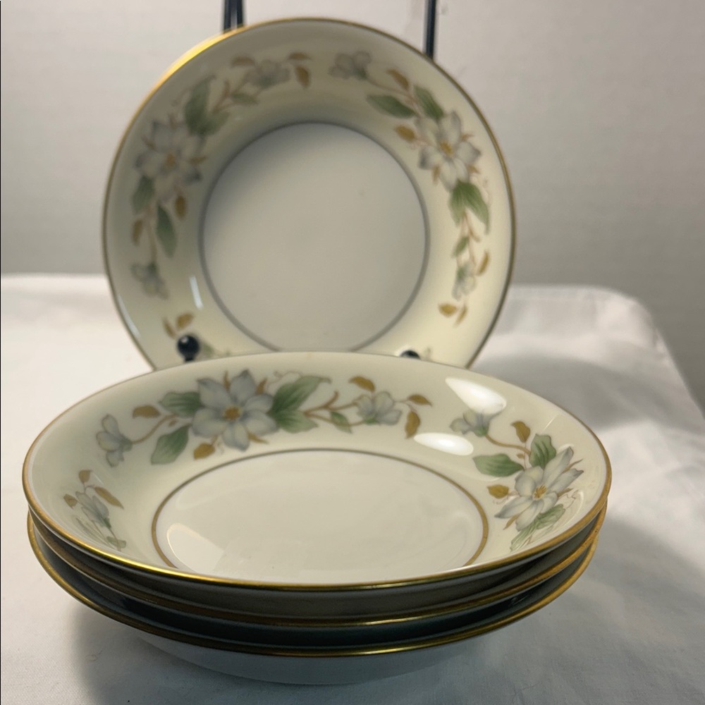 JACKSON Floral Dinnerware Set with Gold Accents bowls set of 4 Vintage